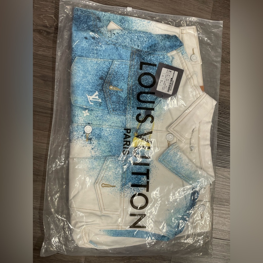 Louis Vuitton monogram jean jacket me a size medium